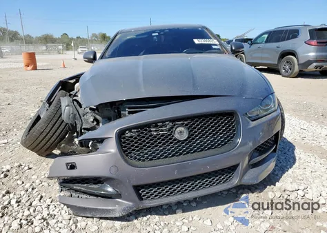 2017 Jaguar Xe R - Sport из США, поврежденный, VIN SAJAF4BV8HA962878